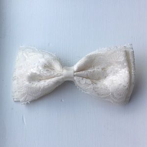 Cream Lace Bow